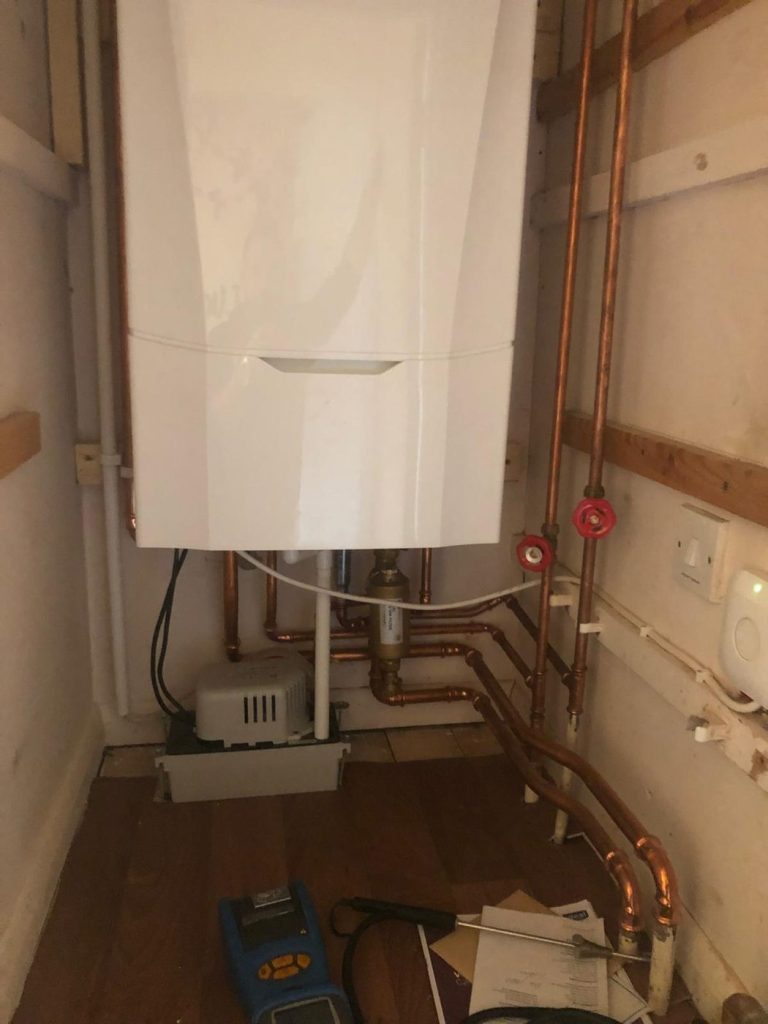 Boiler commissioning with a flue gas analyser